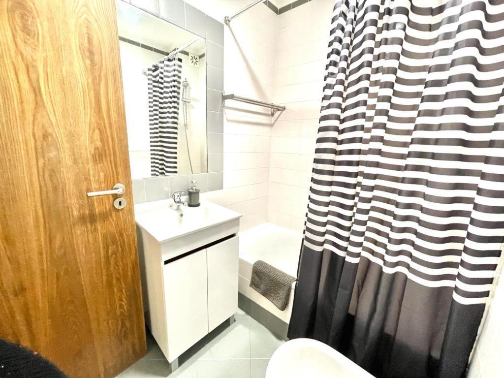 Lisboa, Lisbon, Charming Patio House, , Wifi, Air Conditioning, Near Metro, By Ig Lejlighed *