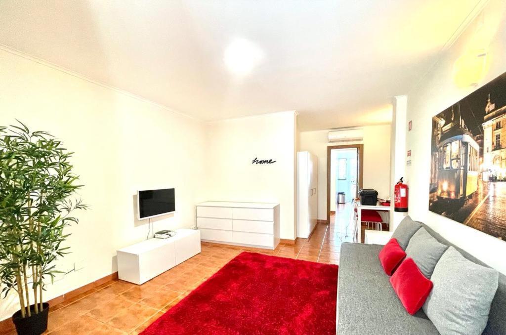 Lejlighed Lisboa, Lisbon, Charming Patio House, , Wifi, Air Conditioning, Near Metro, By Ig Lisboa
